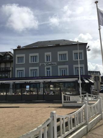 Les Embruns Hotel Trouville-sur-Mer Exterior photo